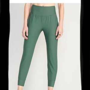 Old Navy High-Waisted PowerSoft 7/8-Length Joggers for Women - Size M